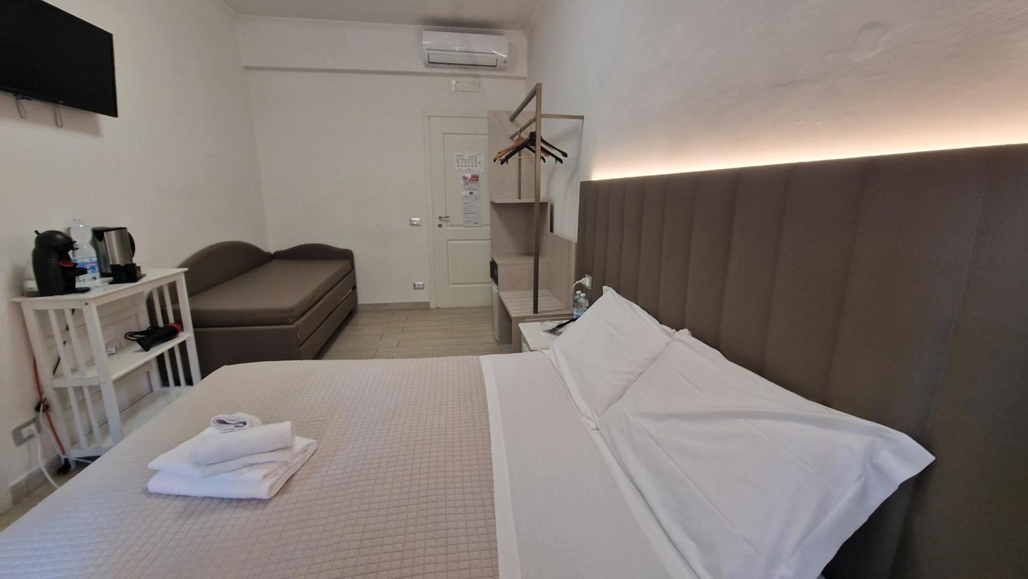 Mr. Charlie Brown Hotell Roma Eksteriør bilde